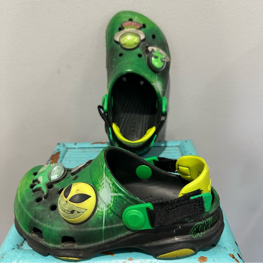 CROCS X Ron English All Terrain Area 54 Green Size 11